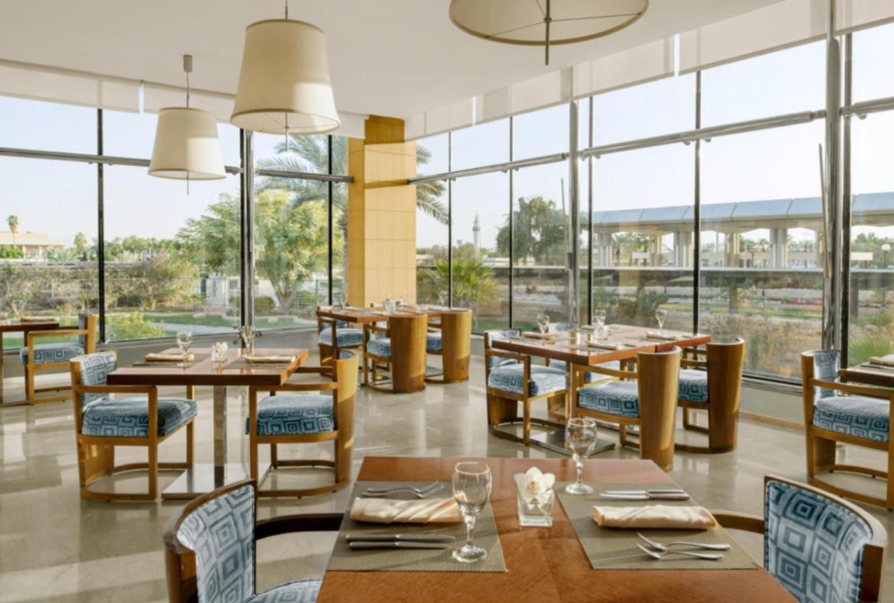 Intercontinental Riyadh By Ihg Экстерьер фото The restaurant