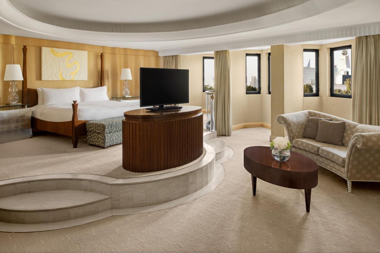 Intercontinental Riyadh By Ihg Экстерьер фото A suite at the Conrad London St. George