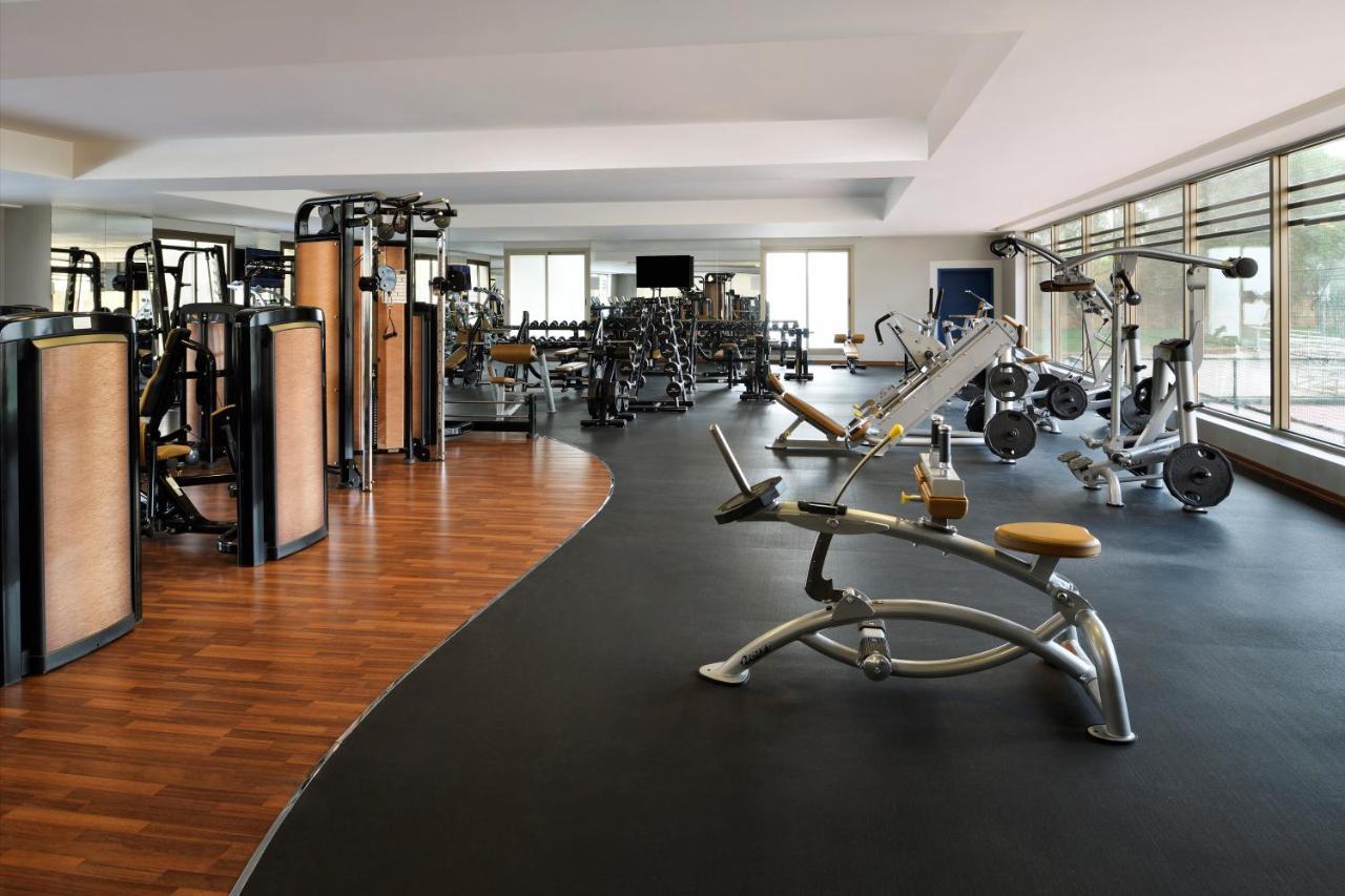 Intercontinental Riyadh By Ihg Экстерьер фото A gym in a hotel