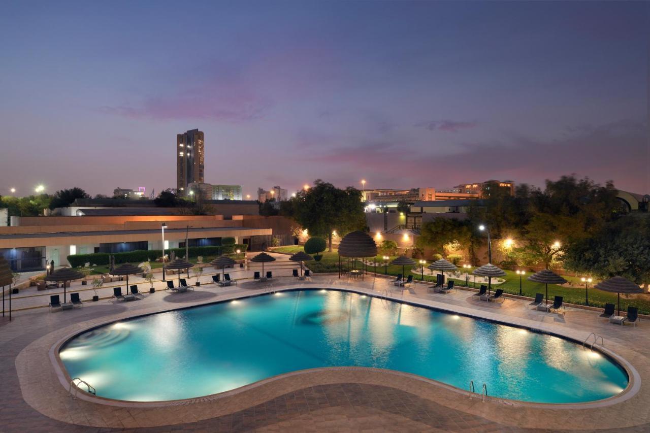 Intercontinental Riyadh By Ihg Экстерьер фото The pool at the Grand Hyatt Hotel, Dubai